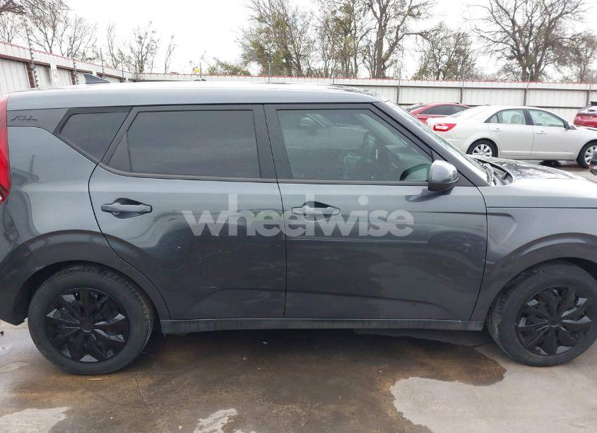 Photo 13 of 2022 Kia Soul LX (VIN KNDJ23AU3N7805815)