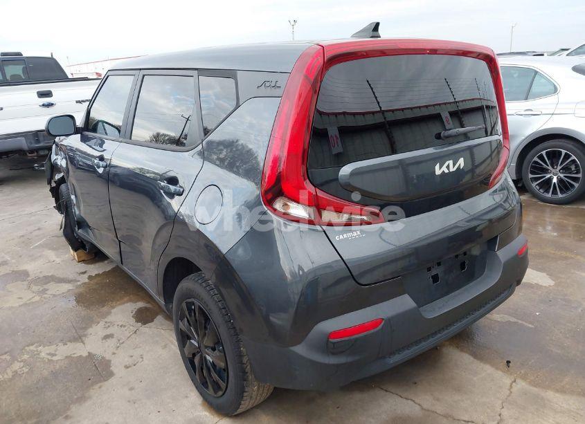 Photo 3 of 2022 Kia Soul LX (VIN KNDJ23AU3N7805815)