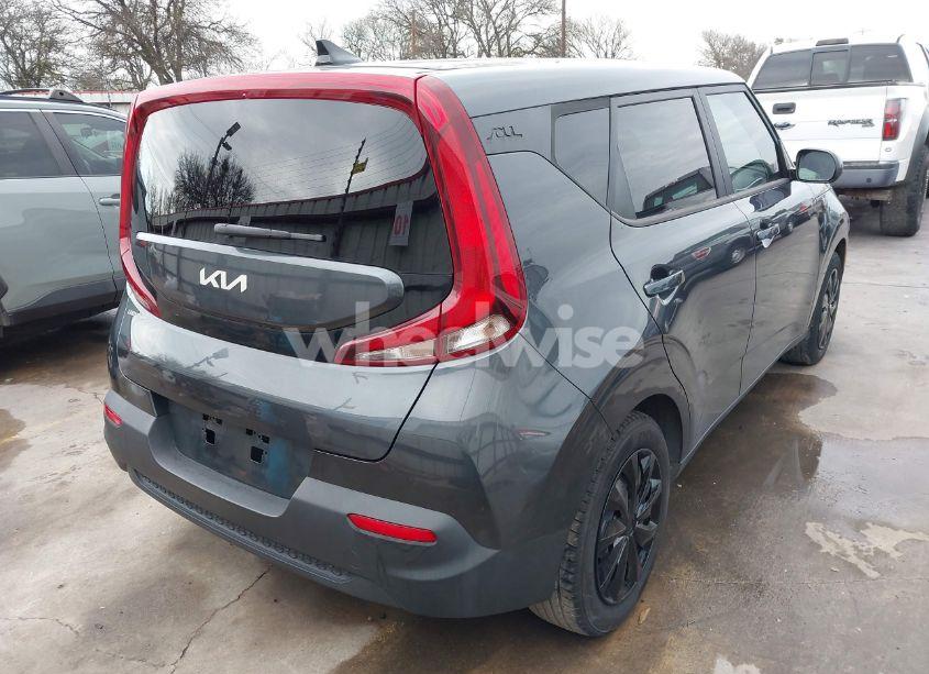 Photo 4 of 2022 Kia Soul LX (VIN KNDJ23AU3N7805815)