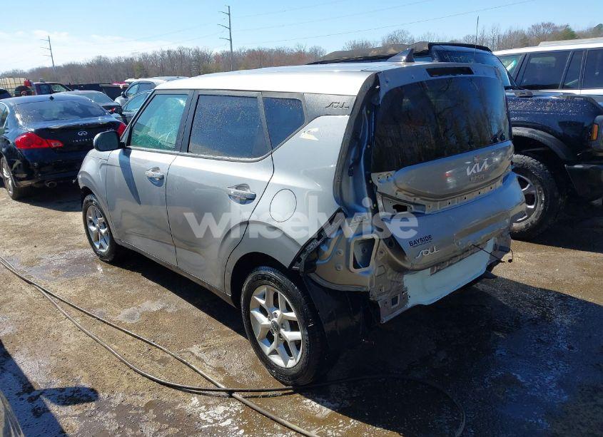 Photo 3 of 2022 Kia Soul LX (VIN KNDJ23AU3N7827278)