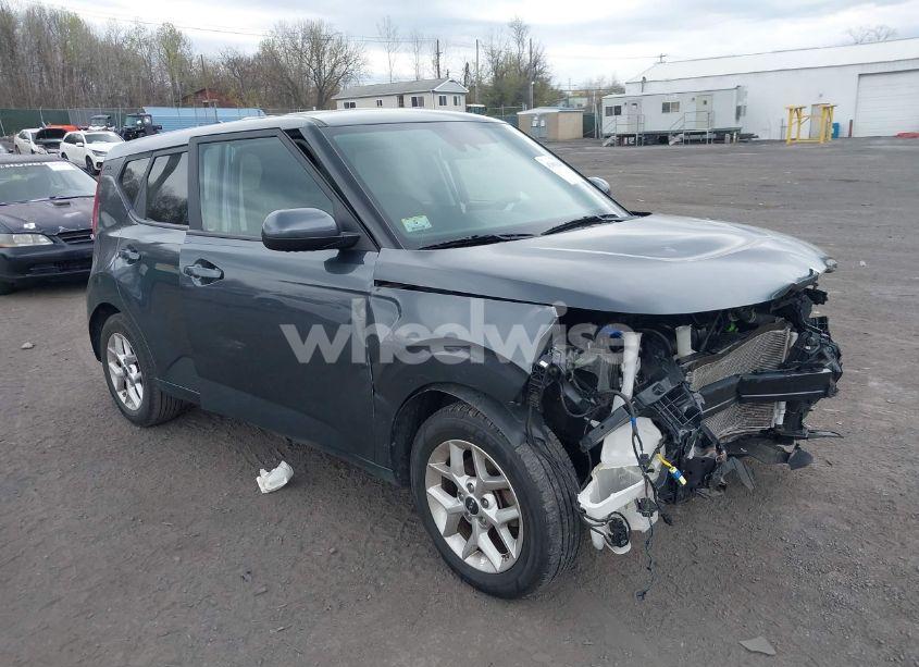 2022 Kia Soul LX (VIN KNDJ23AU3N7828205) main photo