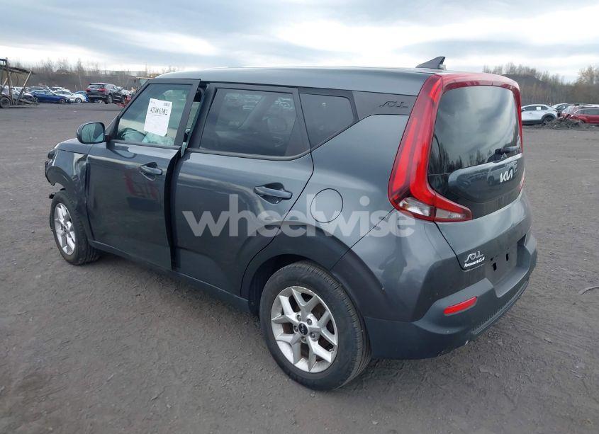 Photo 3 of 2022 Kia Soul LX (VIN KNDJ23AU3N7828205)