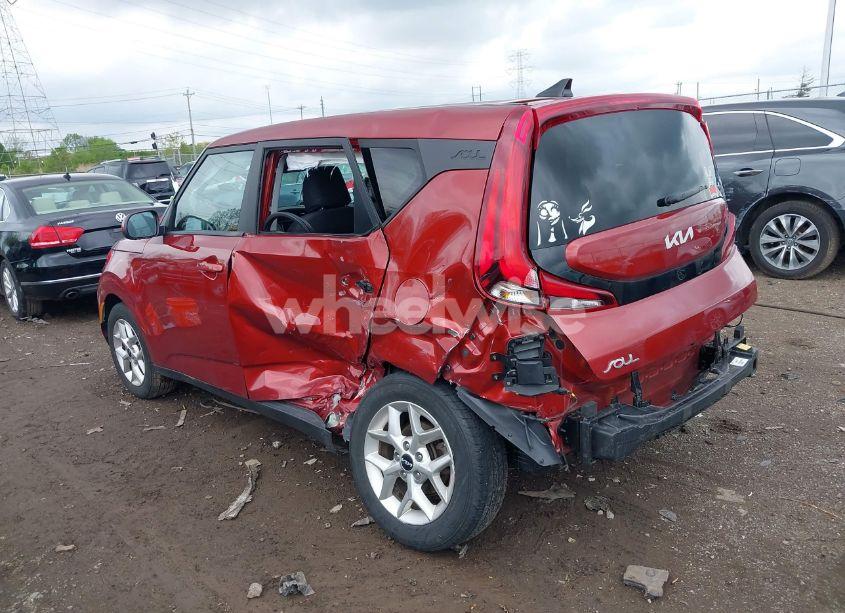 Photo 3 of 2022 Kia Soul LX (VIN KNDJ23AU3N7834411)