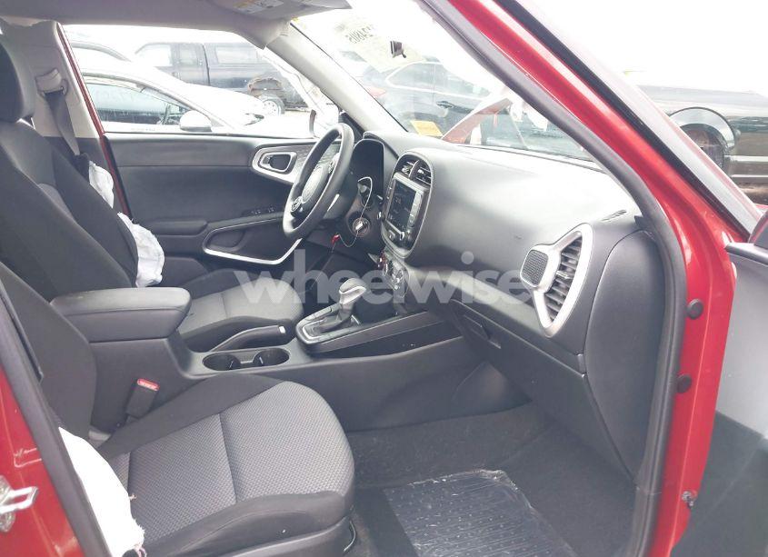Photo 5 of 2022 Kia Soul LX (VIN KNDJ23AU3N7834411)