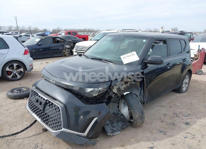 Photo 2 of 2023 Kia Soul LX (VIN KNDJ23AU3P7866102)