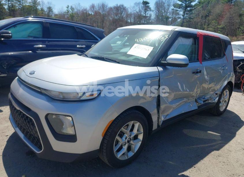 Photo 2 of 2020 Kia Soul S (VIN KNDJ23AU4L7089035)