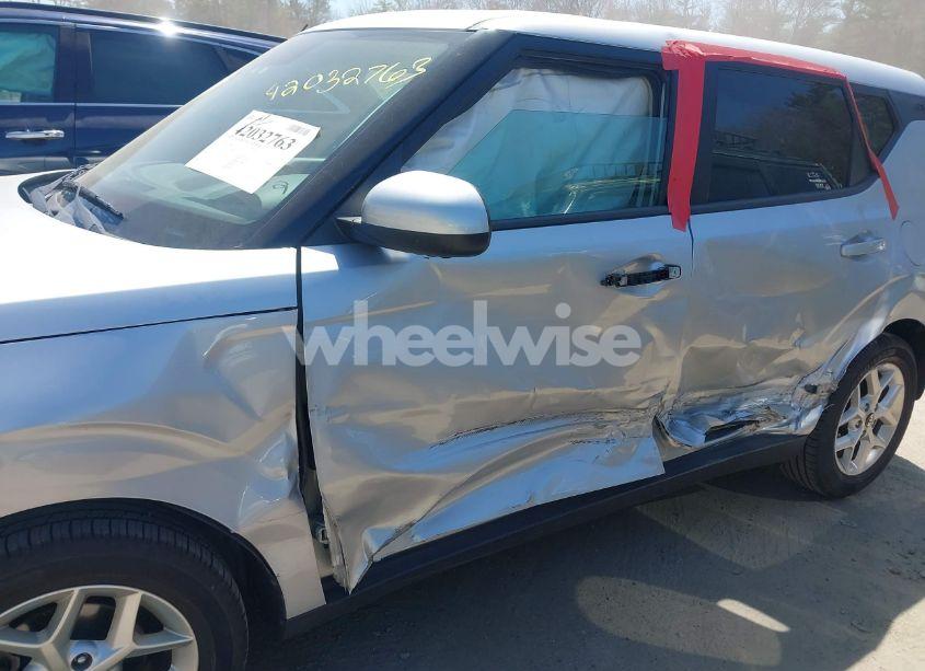 Photo 6 of 2020 Kia Soul S (VIN KNDJ23AU4L7089035)