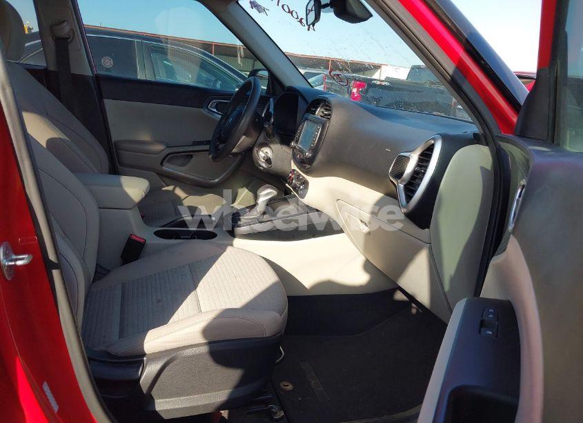 Photo 5 of 2021 Kia Soul S (VIN KNDJ23AU4M7777652)