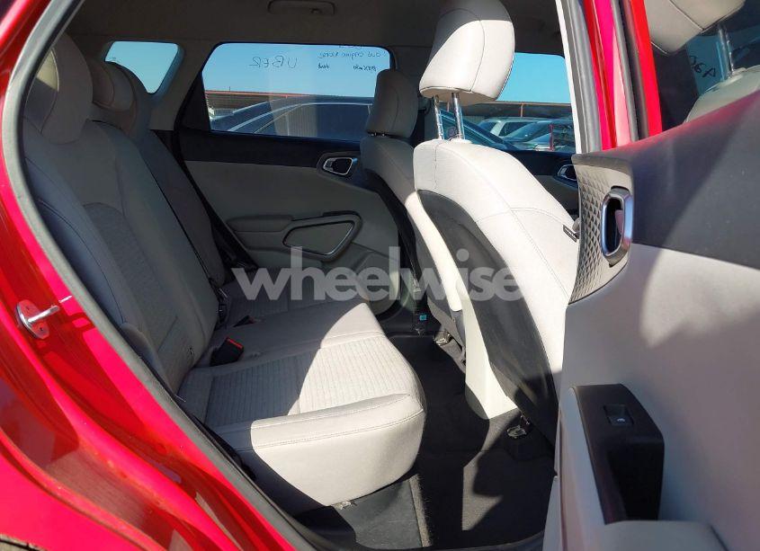 Photo 8 of 2021 Kia Soul S (VIN KNDJ23AU4M7777652)