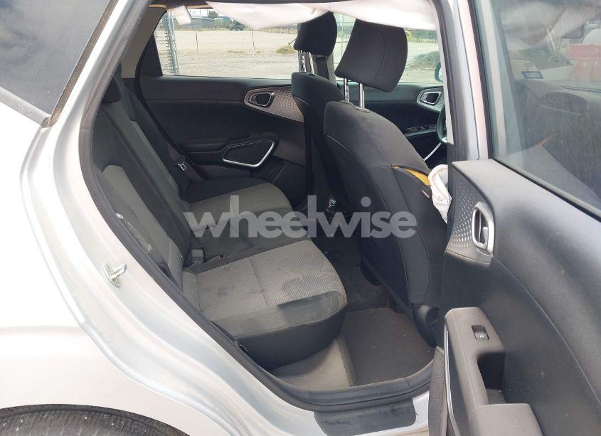 Photo 8 of 2021 Kia Soul LX (VIN KNDJ23AU4M7793351)