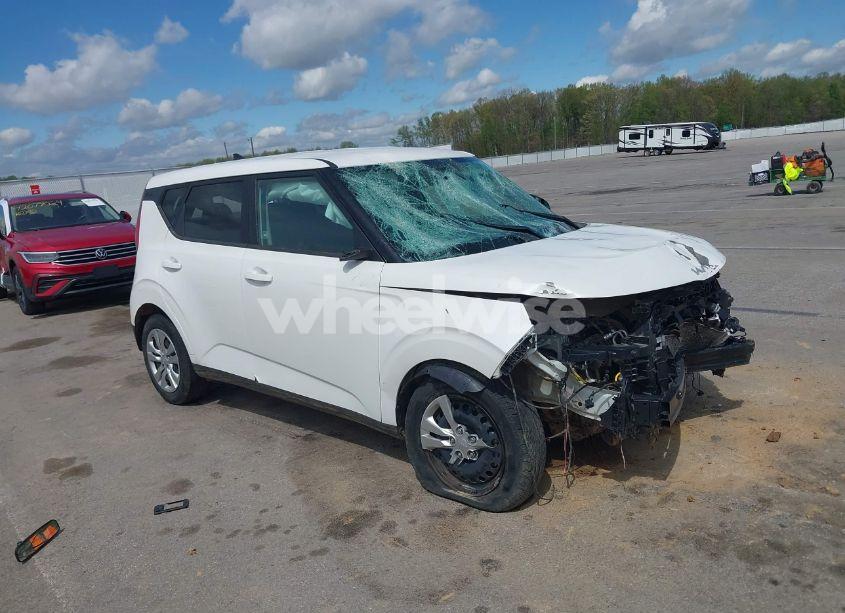 2022 Kia Soul LX (VIN KNDJ23AU4N7797580) main photo