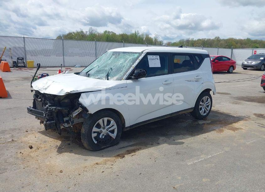 Photo 2 of 2022 Kia Soul LX (VIN KNDJ23AU4N7797580)