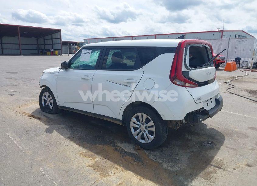 Photo 3 of 2022 Kia Soul LX (VIN KNDJ23AU4N7797580)