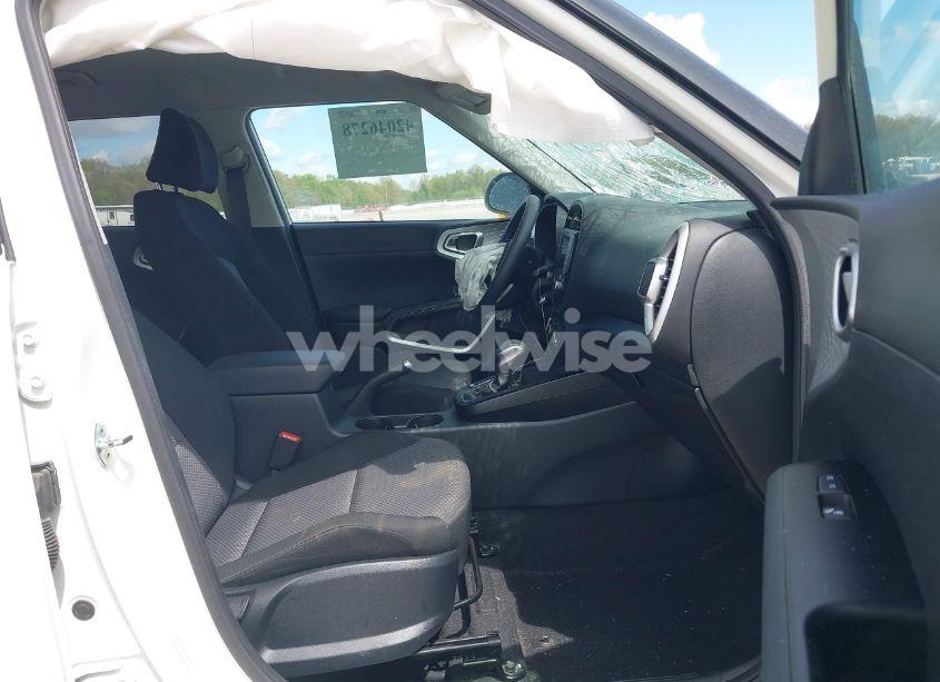 Photo 5 of 2022 Kia Soul LX (VIN KNDJ23AU4N7797580)