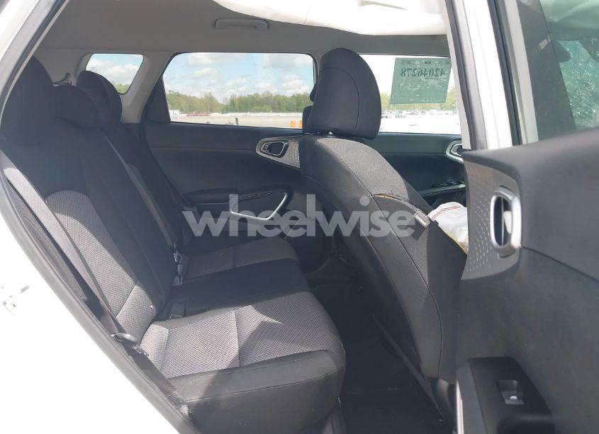 Photo 8 of 2022 Kia Soul LX (VIN KNDJ23AU4N7797580)