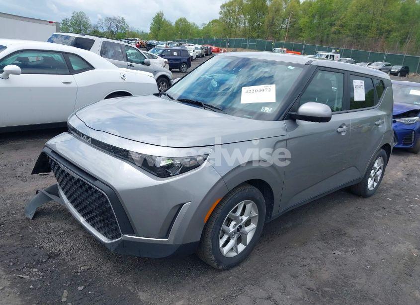 Photo 2 of 2023 Kia Soul LX (VIN KNDJ23AU4P7877898)