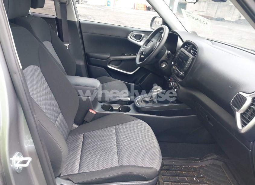 Photo 5 of 2023 Kia Soul LX (VIN KNDJ23AU4P7877898)