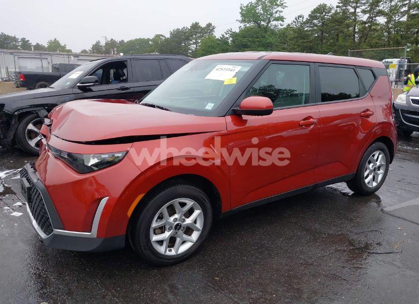 Photo 2 of 2024 Kia Soul LX (VIN KNDJ23AU4R7908165)