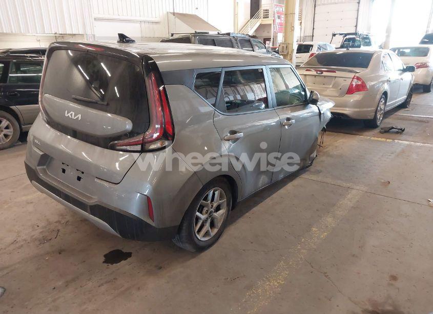 Photo 4 of 2025 Kia Soul LX (VIN KNDJ23AU4S7922119)