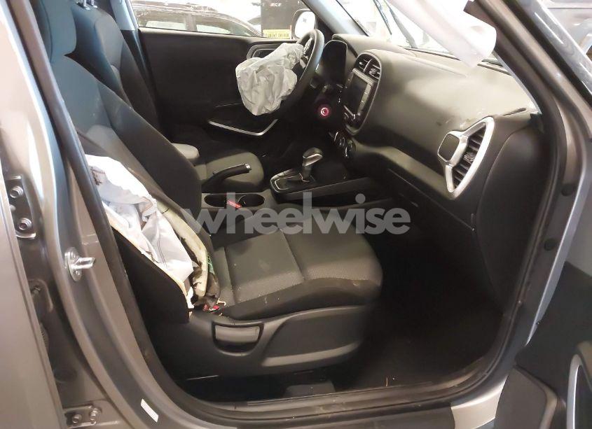 Photo 5 of 2025 Kia Soul LX (VIN KNDJ23AU4S7922119)