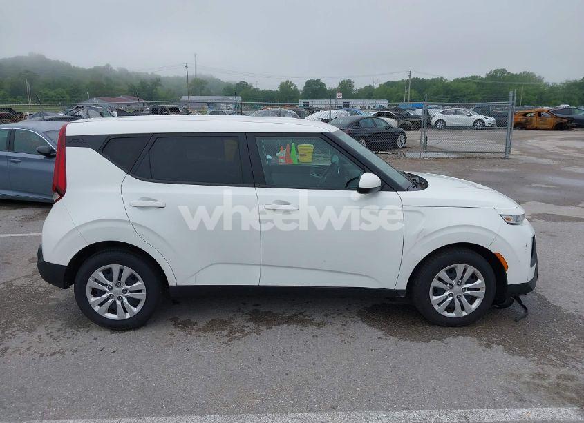 Photo 13 of 2020 Kia Soul LX (VIN KNDJ23AU5L7022217)