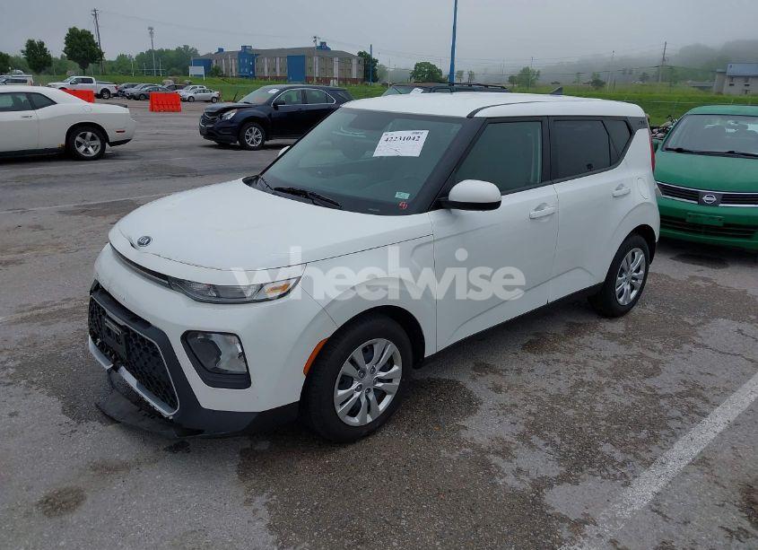 Photo 2 of 2020 Kia Soul LX (VIN KNDJ23AU5L7022217)