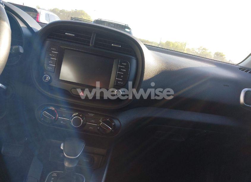 Photo 18 of 2020 Kia Soul LX (VIN KNDJ23AU5L7700433)