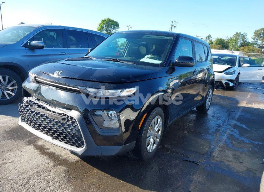 Photo 2 of 2020 Kia Soul LX (VIN KNDJ23AU5L7700433)