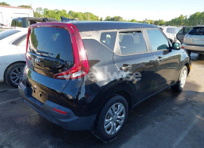 Photo 4 of 2020 Kia Soul LX (VIN KNDJ23AU5L7700433)