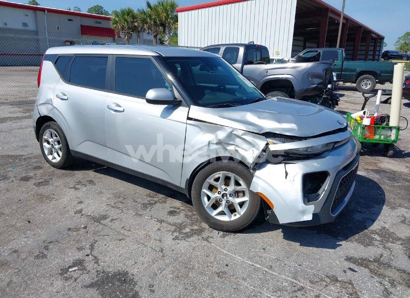 2021 Kia Soul S (VIN KNDJ23AU5M7770614) main photo