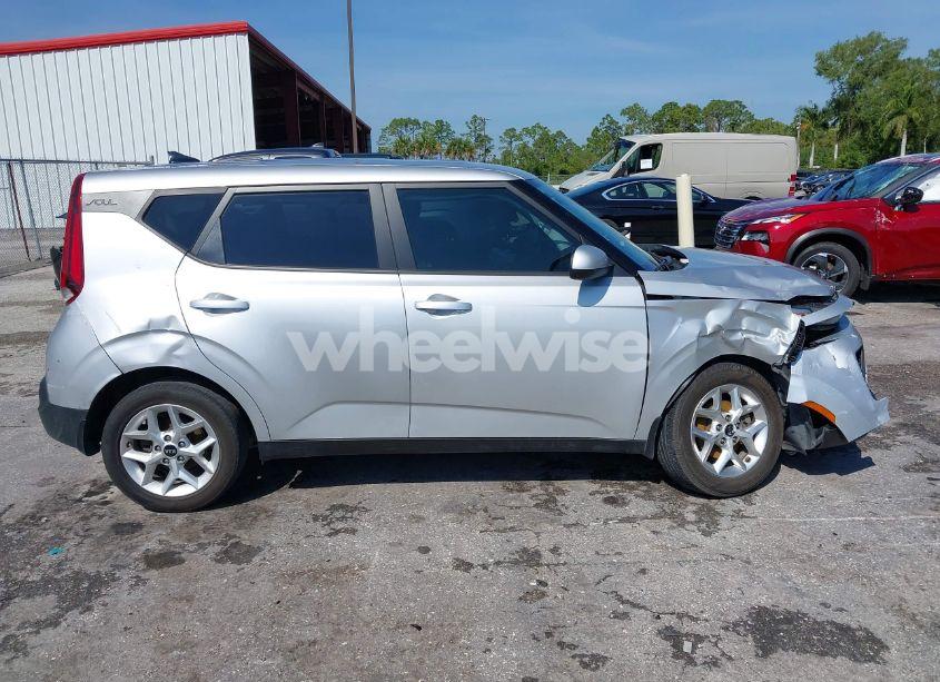 Photo 13 of 2021 Kia Soul S (VIN KNDJ23AU5M7770614)