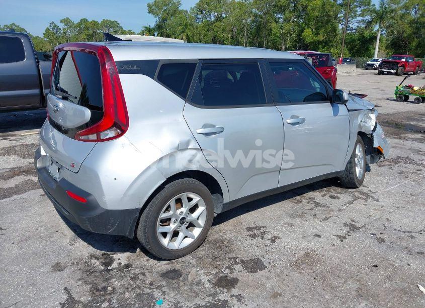 Photo 4 of 2021 Kia Soul S (VIN KNDJ23AU5M7770614)