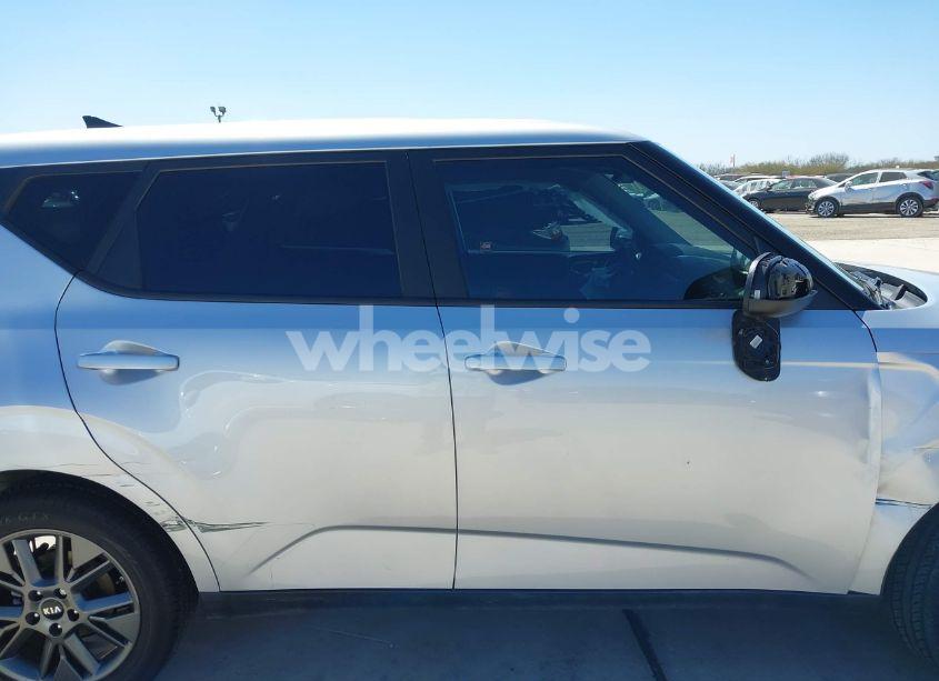 Photo 13 of 2021 Kia Soul S (VIN KNDJ23AU5M7795528)