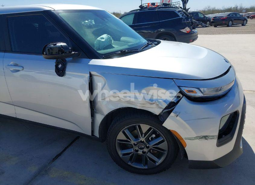 Photo 18 of 2021 Kia Soul S (VIN KNDJ23AU5M7795528)