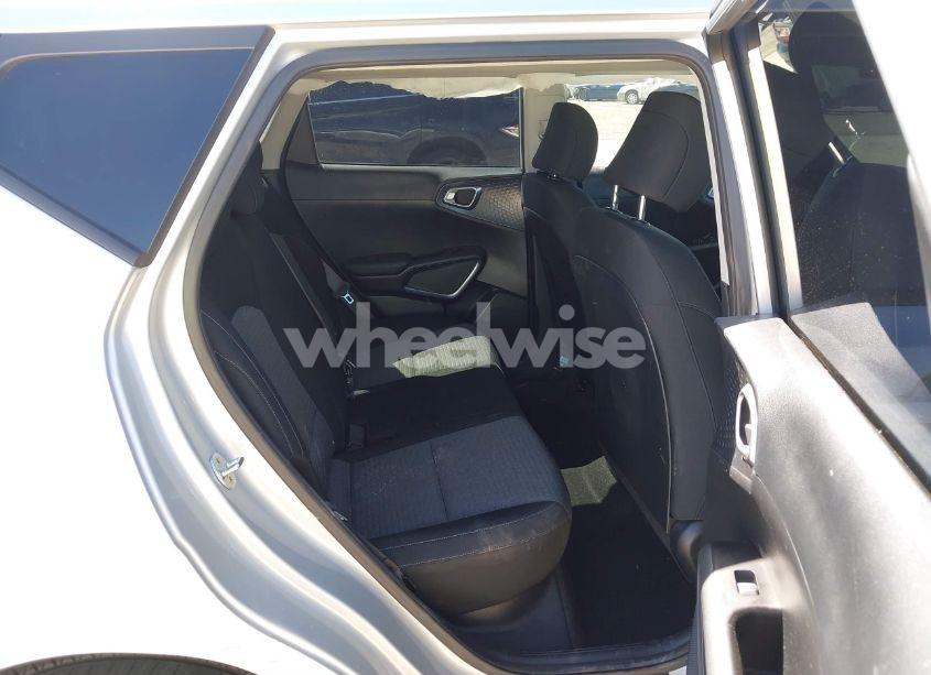 Photo 8 of 2021 Kia Soul S (VIN KNDJ23AU5M7795528)