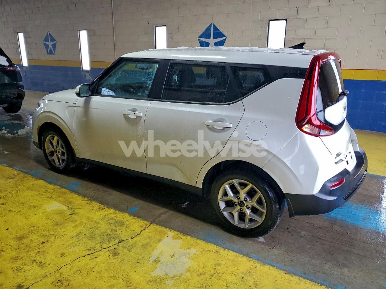 Photo 2 of 2022 KIA SOUL LX (VIN KNDJ23AU5N7182018)