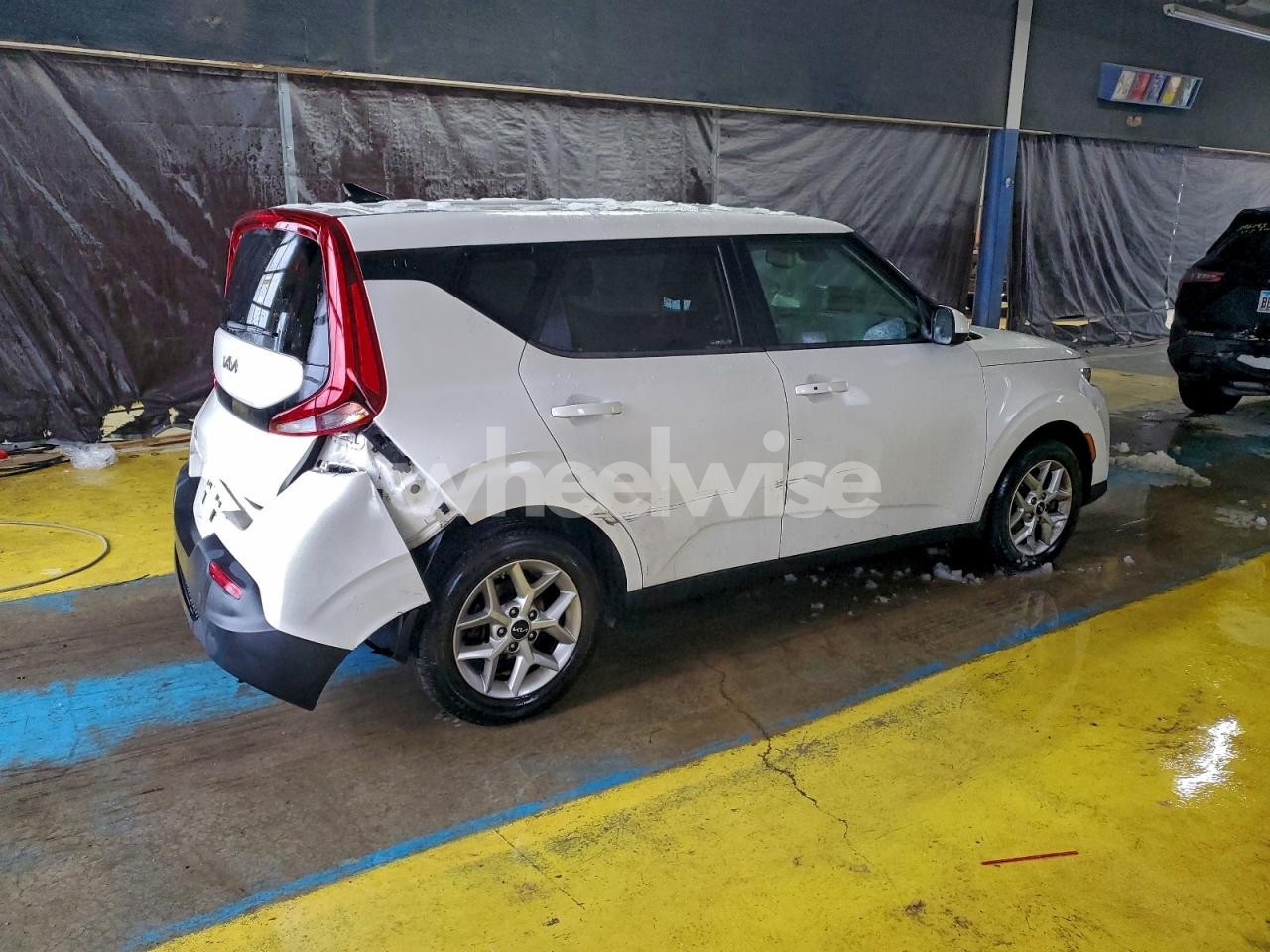 Photo 3 of 2022 KIA SOUL LX (VIN KNDJ23AU5N7182018)