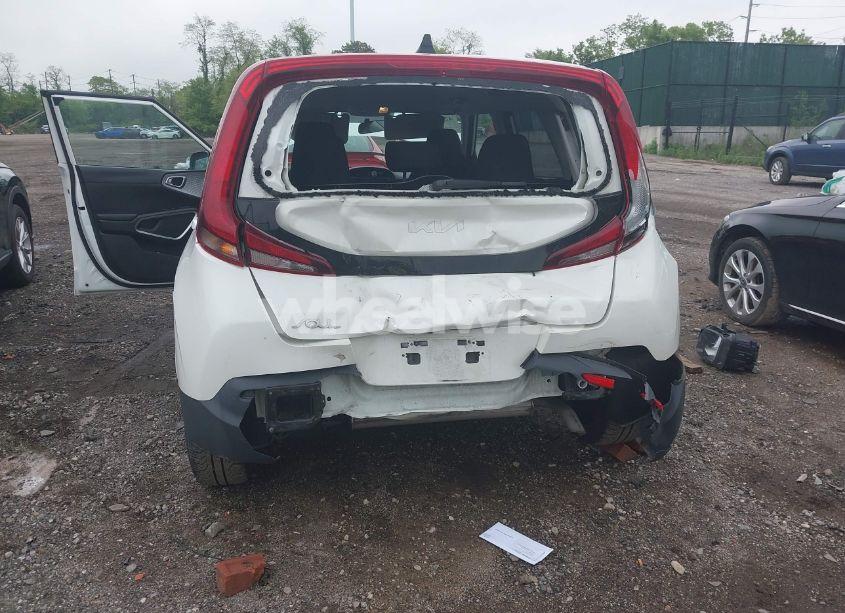 Photo 6 of 2022 Kia Soul LX (VIN KNDJ23AU5N7812393)