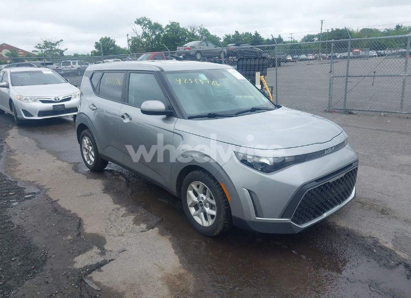 2023 Kia Soul LX (VIN KNDJ23AU5P7881796) main photo