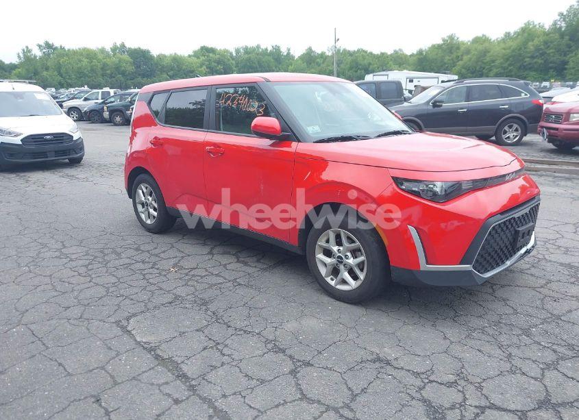 2024 Kia Soul LX (VIN KNDJ23AU5R7232955) main photo