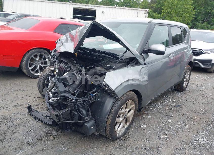 Photo 2 of 2024 Kia Soul LX (VIN KNDJ23AU5R7897984)