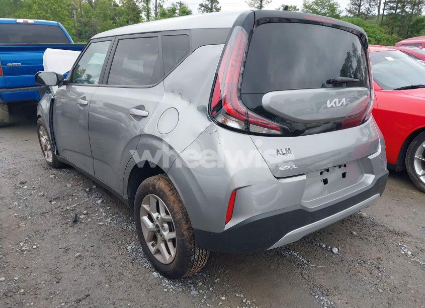 Photo 3 of 2024 Kia Soul LX (VIN KNDJ23AU5R7897984)