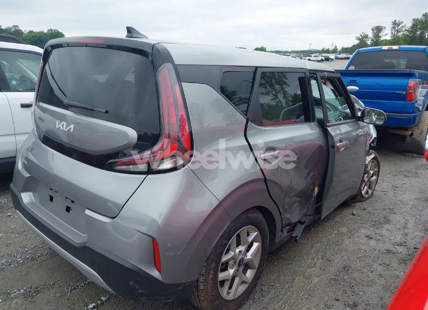 Photo 4 of 2024 Kia Soul LX (VIN KNDJ23AU5R7897984)