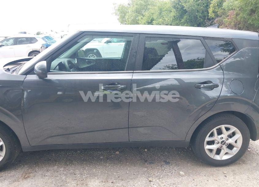 Photo 14 of 2024 Kia Soul LX (VIN KNDJ23AU5R7911270)