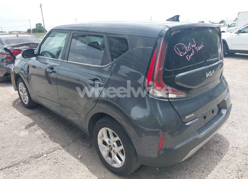 Photo 3 of 2024 Kia Soul LX (VIN KNDJ23AU5R7911270)