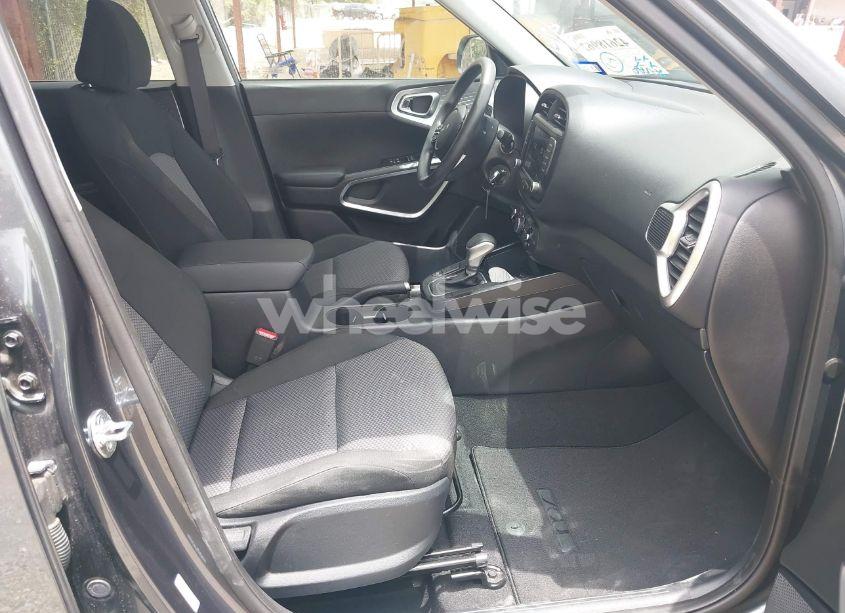 Photo 5 of 2024 Kia Soul LX (VIN KNDJ23AU5R7911270)