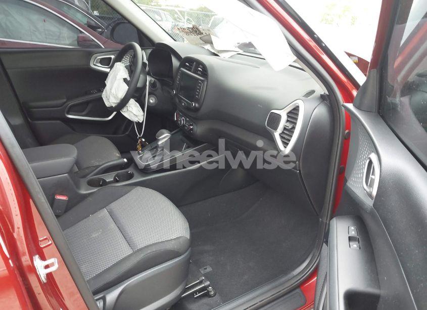 Photo 5 of 2025 Kia Soul LX (VIN KNDJ23AU5S7248286)