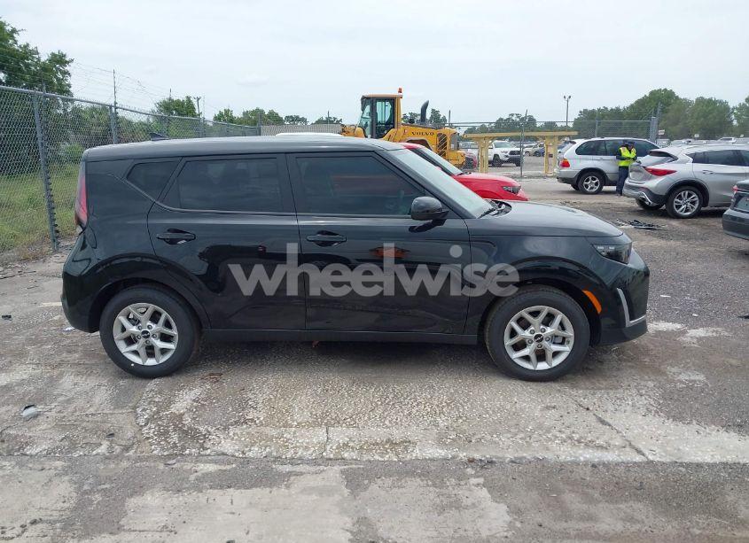 Photo 13 of 2025 Kia Soul LX (VIN KNDJ23AU5S7922078)