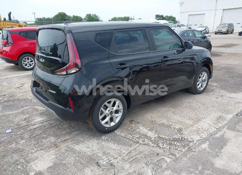 Photo 4 of 2025 Kia Soul LX (VIN KNDJ23AU5S7922078)