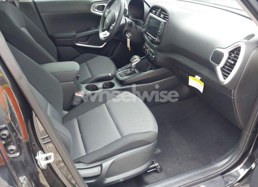 Photo 5 of 2025 Kia Soul LX (VIN KNDJ23AU5S7922078)